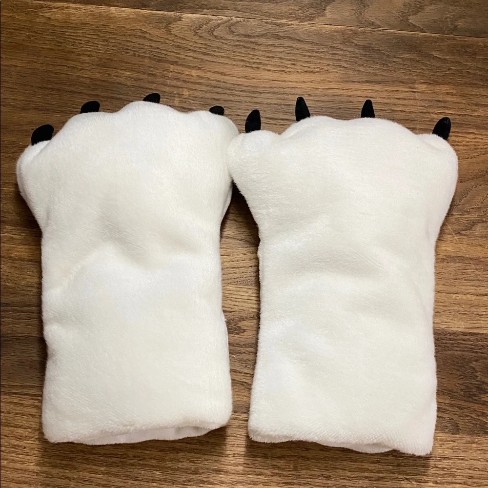 White and Blue Bear Paw Mitten